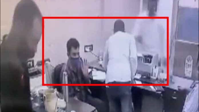 CCTV: Robbery caught on cam in Mulund area of Mumbai video goes viral
