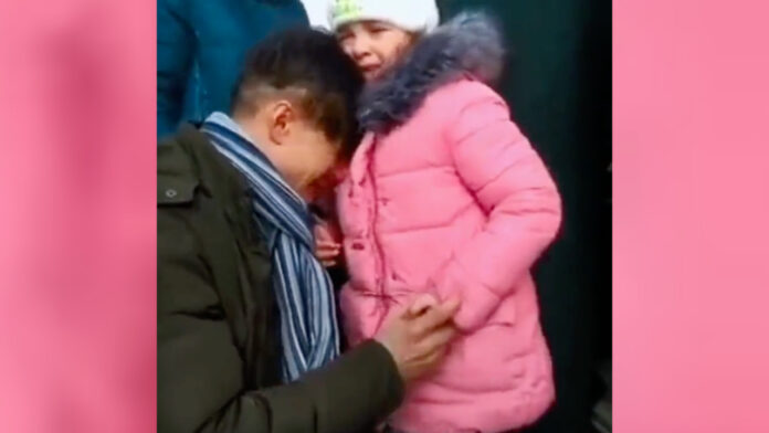 Emotional Moments: Ukrainian father says goodbye to his daughter to fight for his Nation