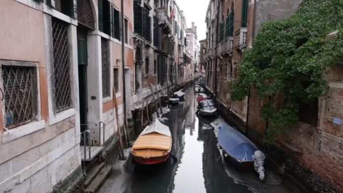 ICYMI: Low tide leaves Venice's canals almost empty
