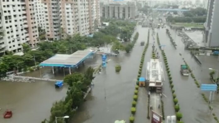 Gujarat: After the rise in the water level of Mithi Bay of Surat, many areas got waterlogged